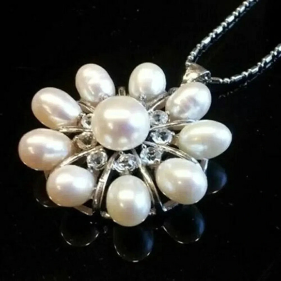 White 10-Pearl Freshwater & Center Akoya 30mm Pendant Necklace 16" 18K WGP - Picture 1 of 1